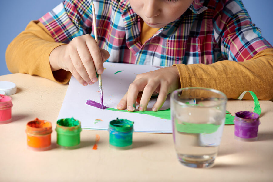 child painting